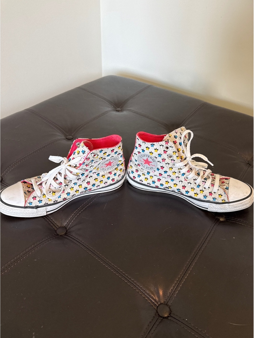 Converse Hightops Star Pattern - Picture 1 of 9